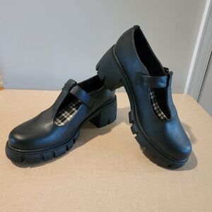 Kassie Daniela Mary Jane Chunky‎ Heel Shoes Size 10